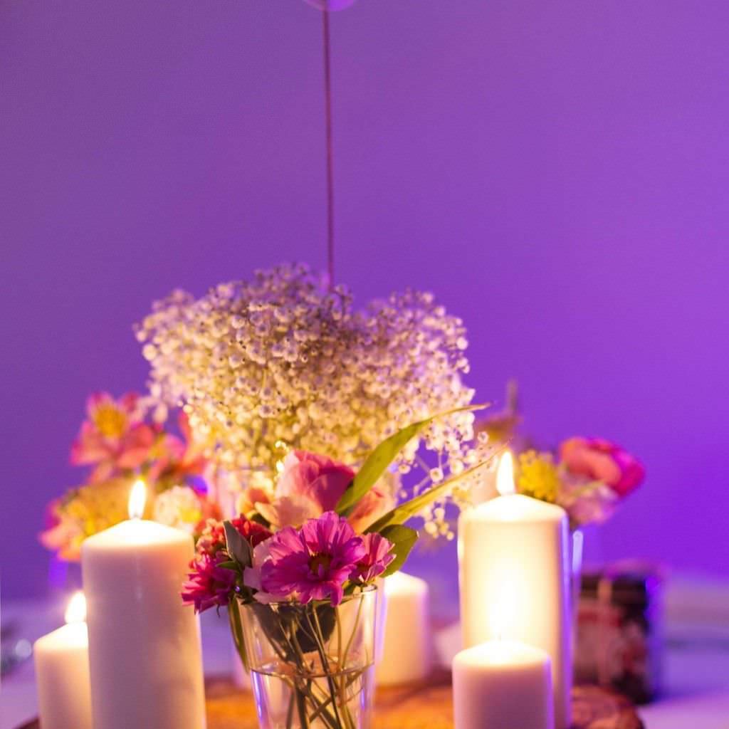 Schleierkraut und Hochzeitsblumen in Pink als Deko bei einer Traumhochzeit auf Schloss Meierhof.