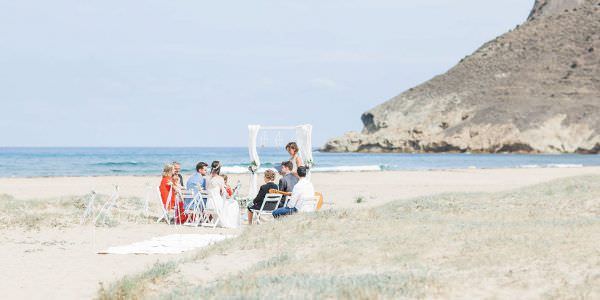 Heiraten am Strand in Spanien: Freie Trauung am Meer