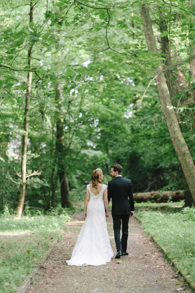 Hochzeit Schloss Gartrop: Paarfotos in der Natur