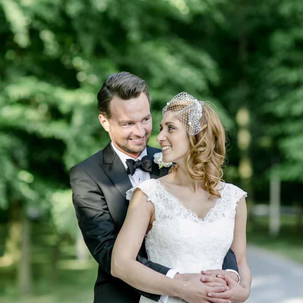 Hochzeit Schloss Gartrop: Paarfotos im Schlosspark