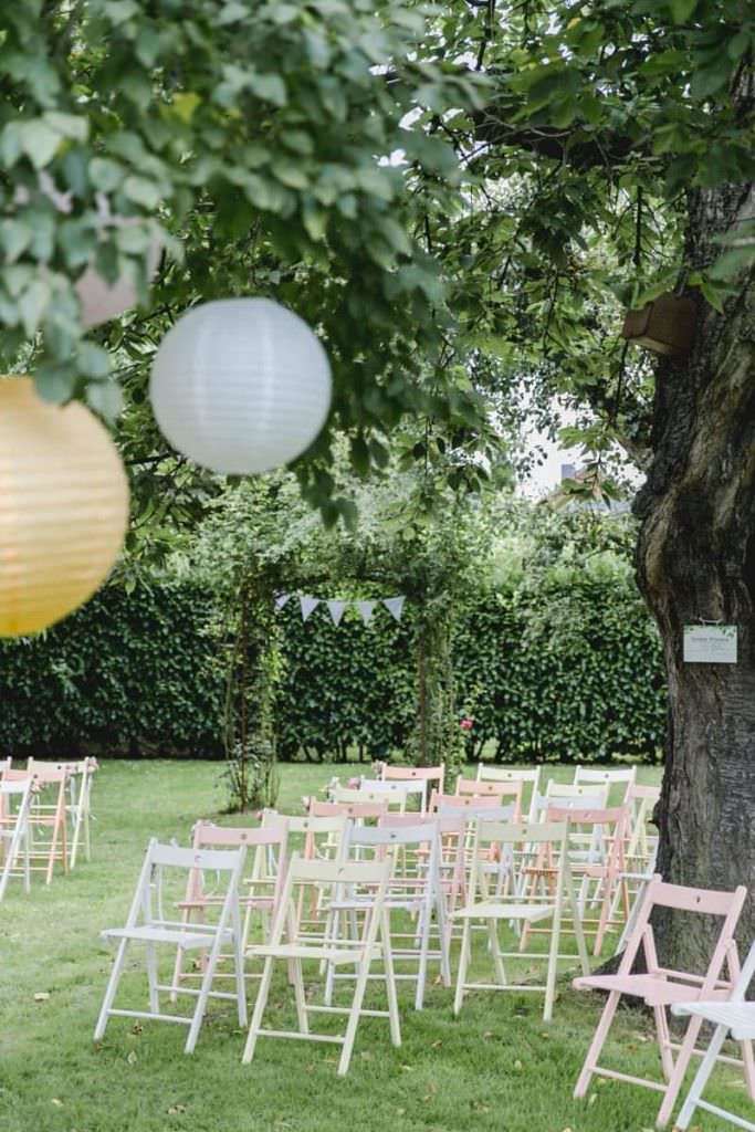 Hochzeit Kastanienhof Köln: Freie Trauung im Garten