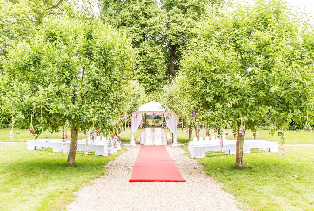 Hochzeitslocation Freie Trauung draußen: Schloss Eicherhof in Leichlingen