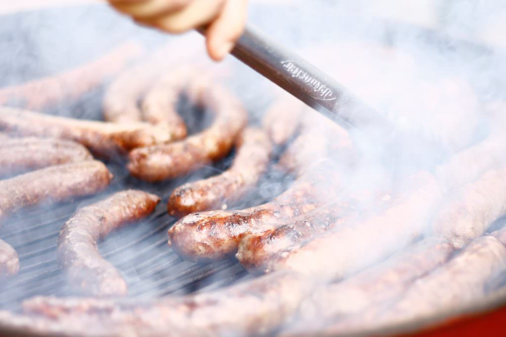 Mitternachtssnack Hochzeit: Bratwurst vom Grill