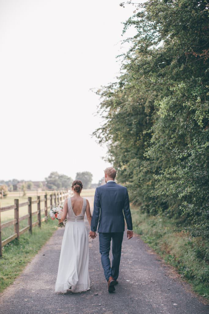 Hochzeit auf Gut Hohenholz mit Paarshooting im Grünen