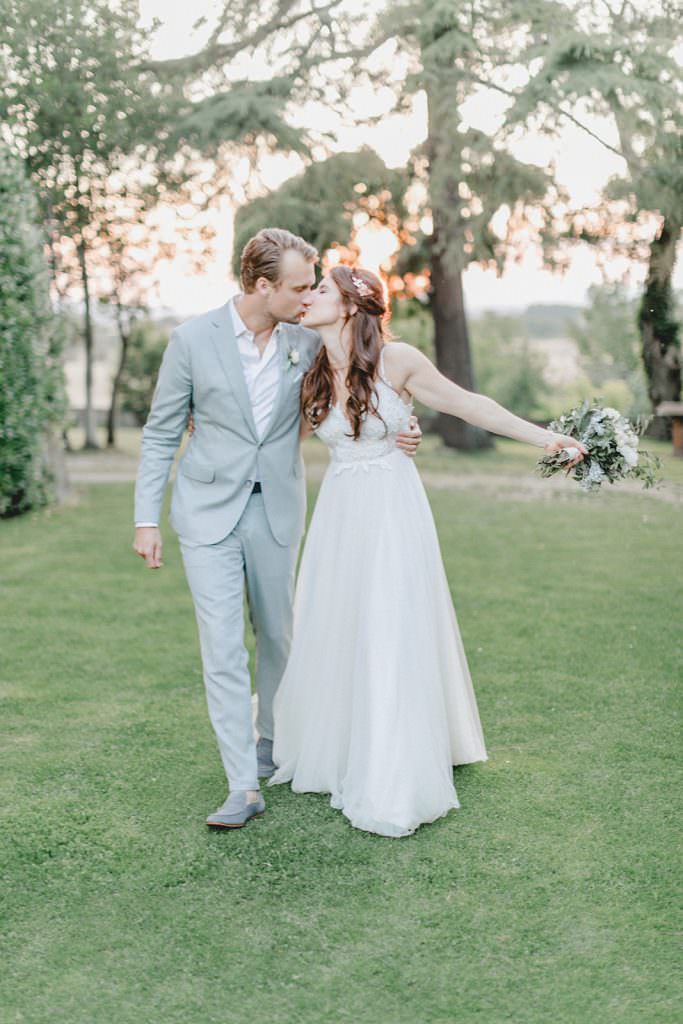 Toskana Hochzeit mit Paarshooting im Grünen