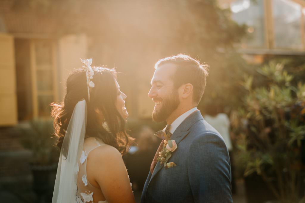 Hochzeit in Holland: Paarshooting in tollem Sonnenlicht