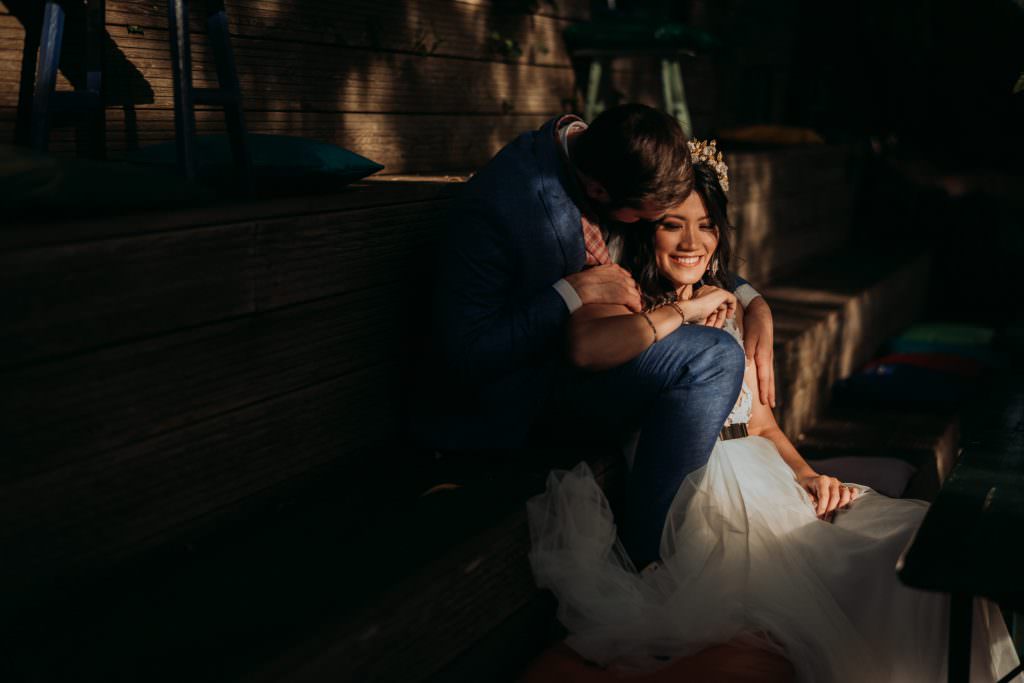 Hochzeit in Holland: Paarfoto im Schatten