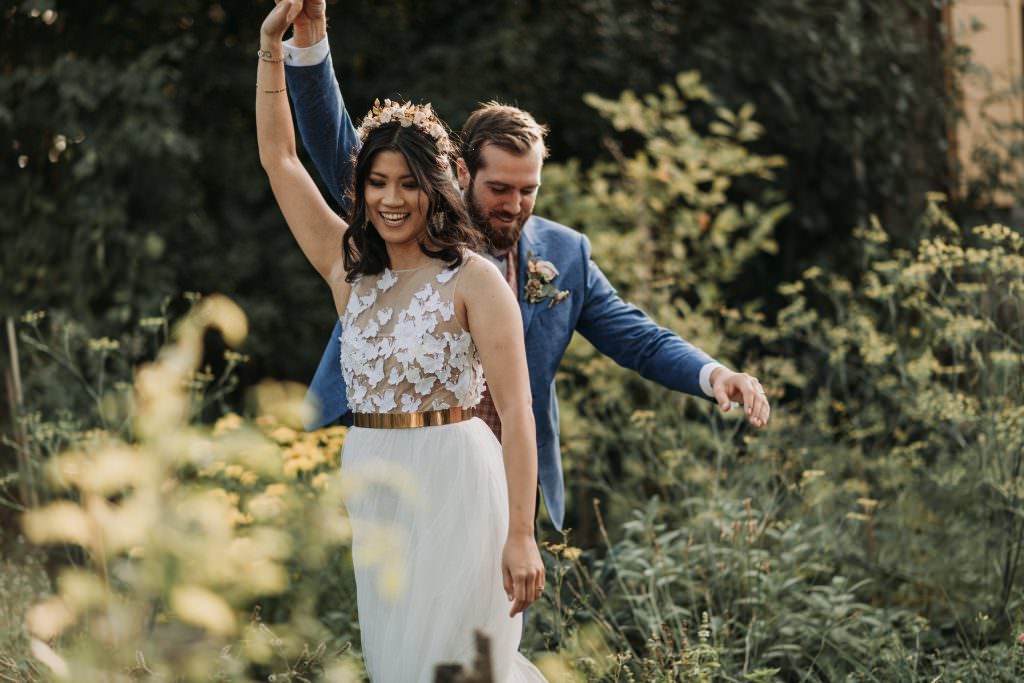 Heiraten in Holland mit Paarshooting im Grünen