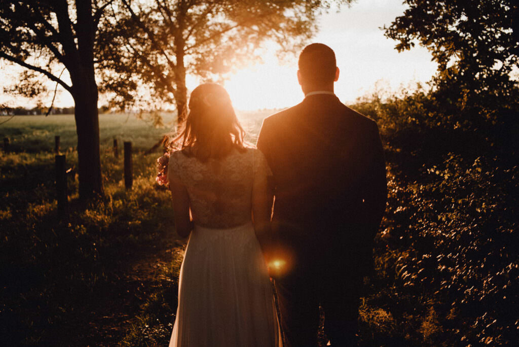 Hochzeit Kornscheune: Paarshooting in der Natur